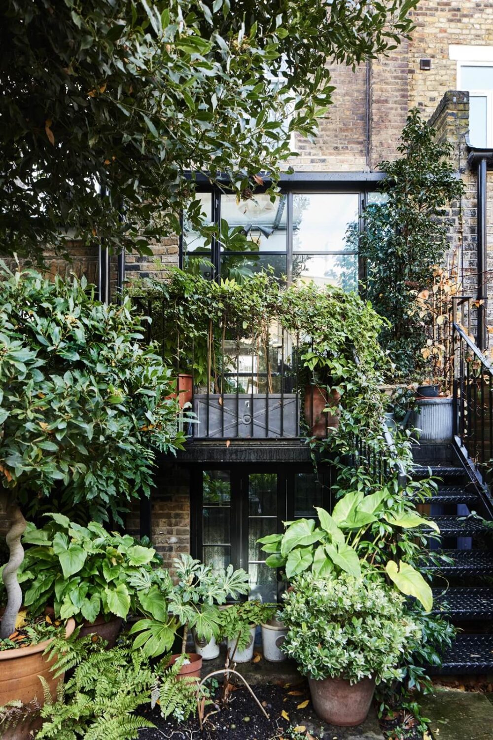 Best of 2023: Outdoor Spaces 4 green-garden-london-townhouse-nordroom