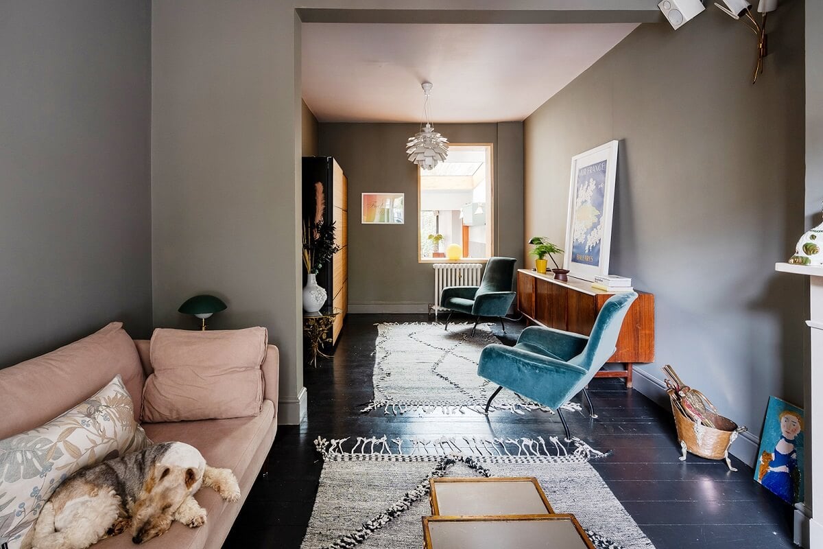 A Green and Pink London Townhouse with A Modern Extension 2 green-living-room-dark-gray-wooden-floor-nordroom