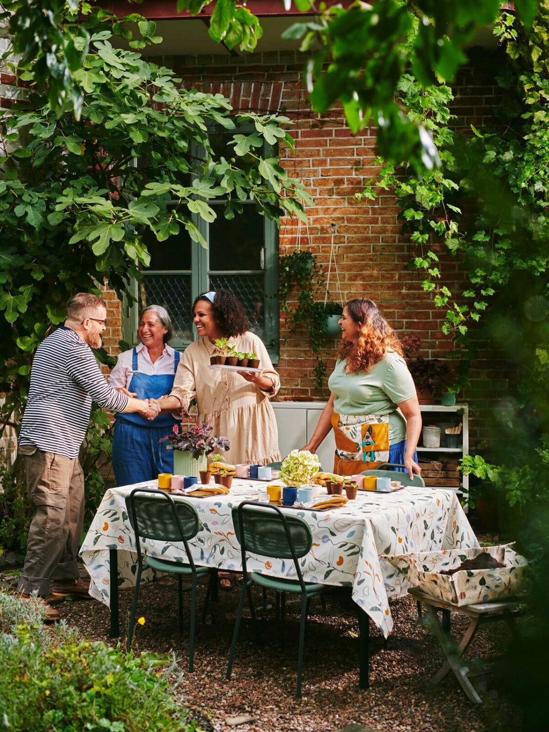 IKEA DAKSJUS: A Limited Collection for Plant Lovers 28 ikea-daksjus-new-collection-communal-garden