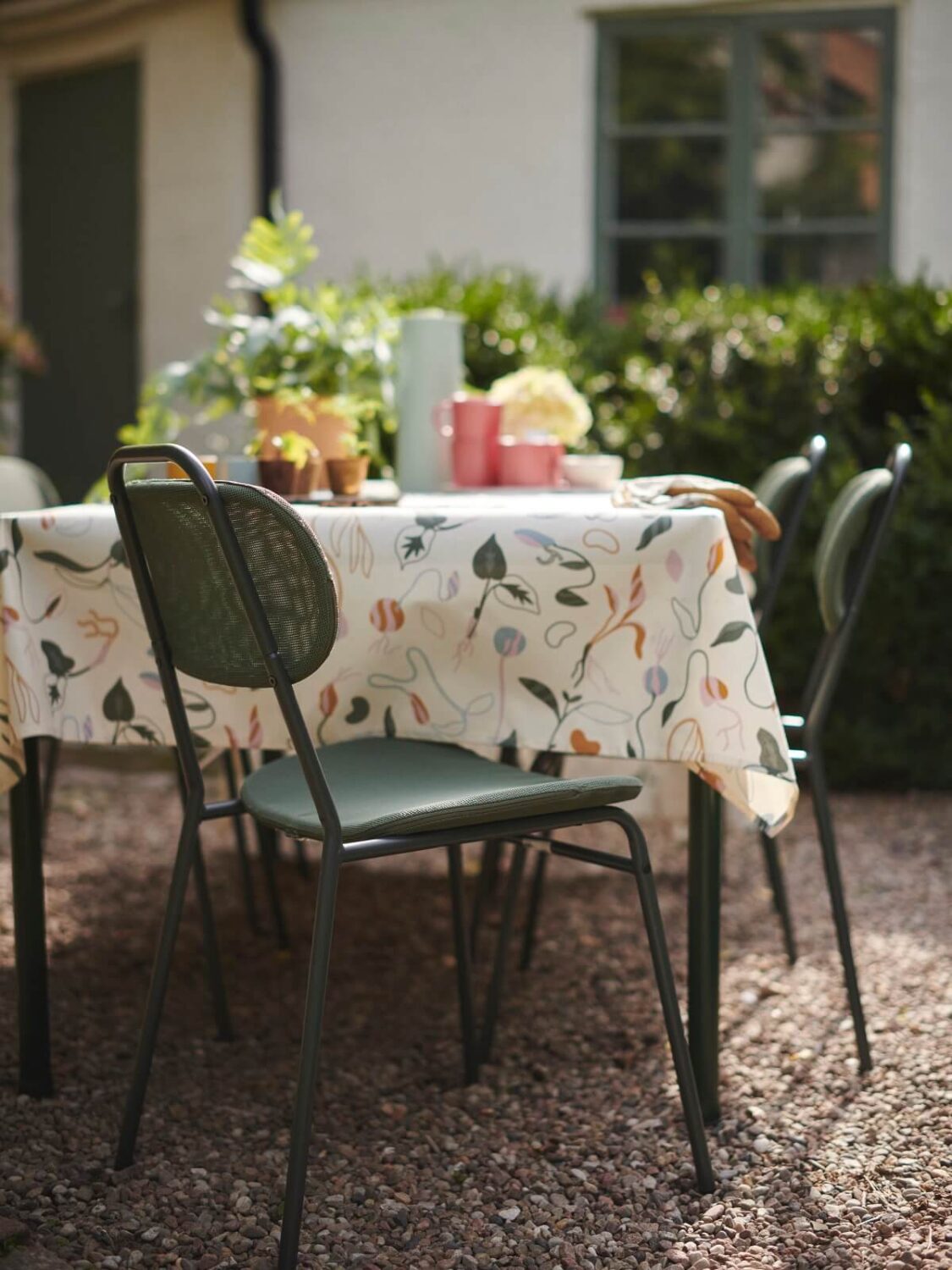 IKEA DAKSJUS: A Limited Collection for Plant Lovers 23 ikea-daksjus-new-collection-table-chair