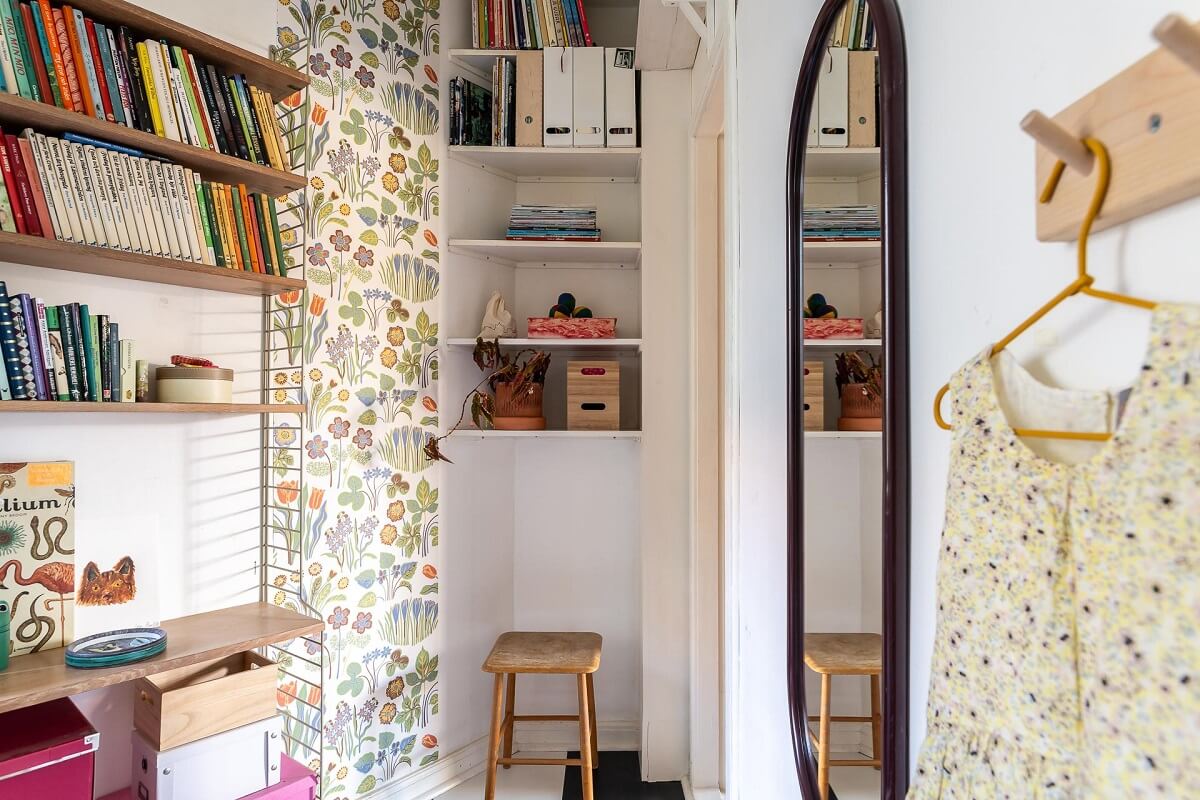 Colorful Decor in a Scandinavian Apartment 20 kids-bedroom-niche-shelves-wallpaper-nordroom