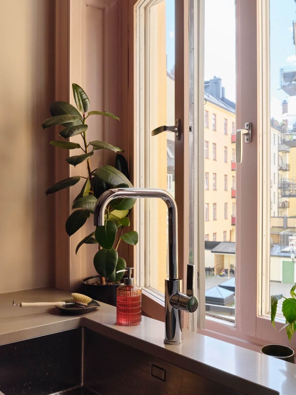 A Scandi Apartment Mixes Vintage with Contemporary Design 21 kitchen-detail-nordroom