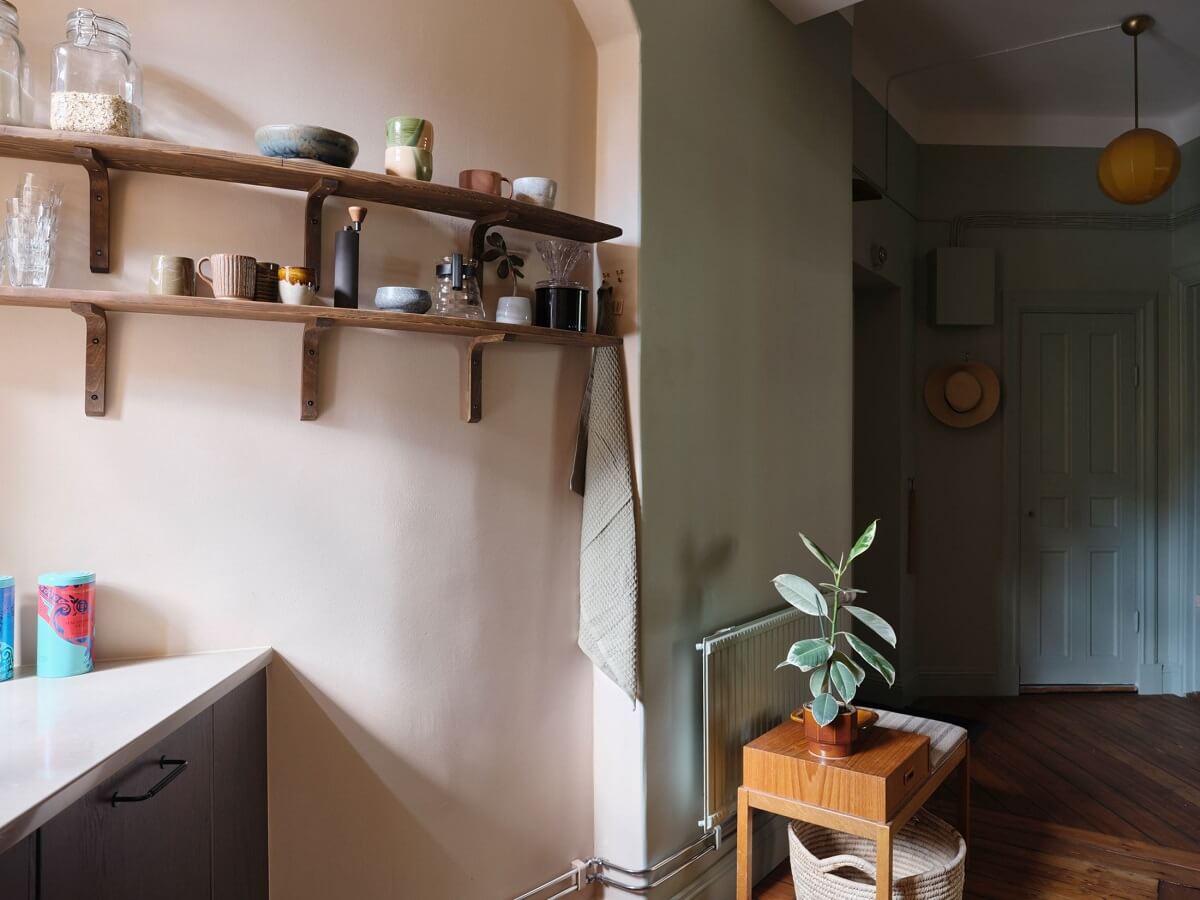 A Scandi Apartment Mixes Vintage with Contemporary Design 22 kitchen-rounded-wall-shelves-nordroom