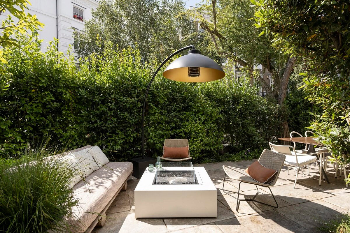 An Award-Winning Apartment with Color Accents in Notting Hill 19 lounge-spot-garden-notting-hill-nordroom
