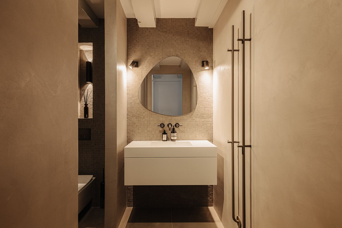 A Luxurious Amsterdam Canal House with High Ceilings 15 luxurious bathroom canal home amsterdam