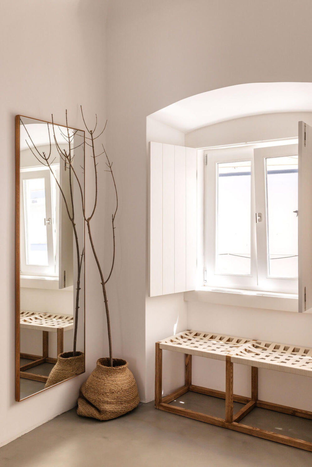 A Renovated 19th Century House with a Minimalistic Decor 8 minimalistic-design-townhouse-portugal-nordroom