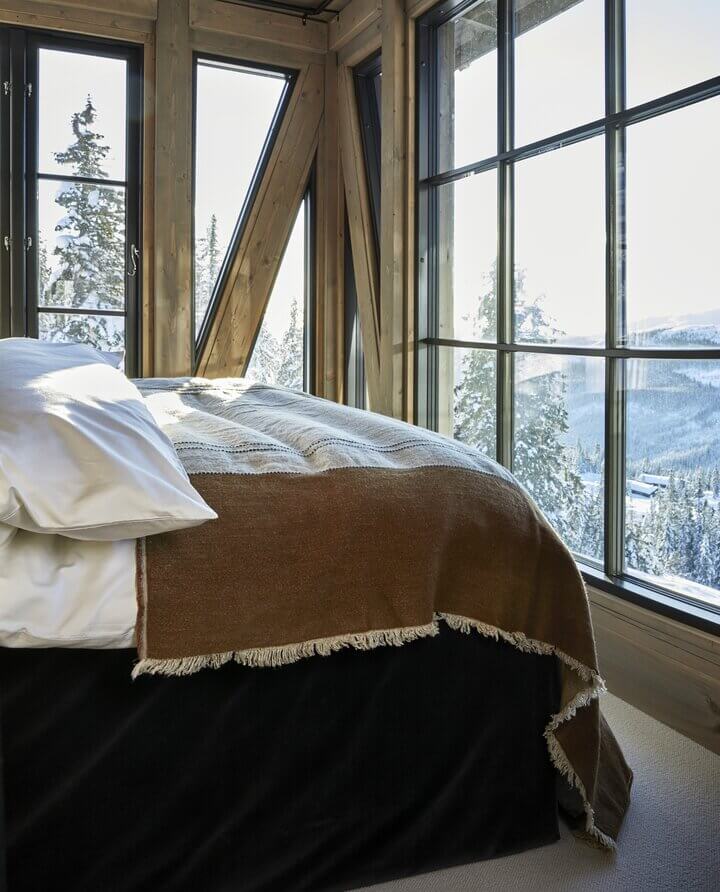 A Modern Norwegian Log House Decorated for Christmas 10 modern log house bedroom windows