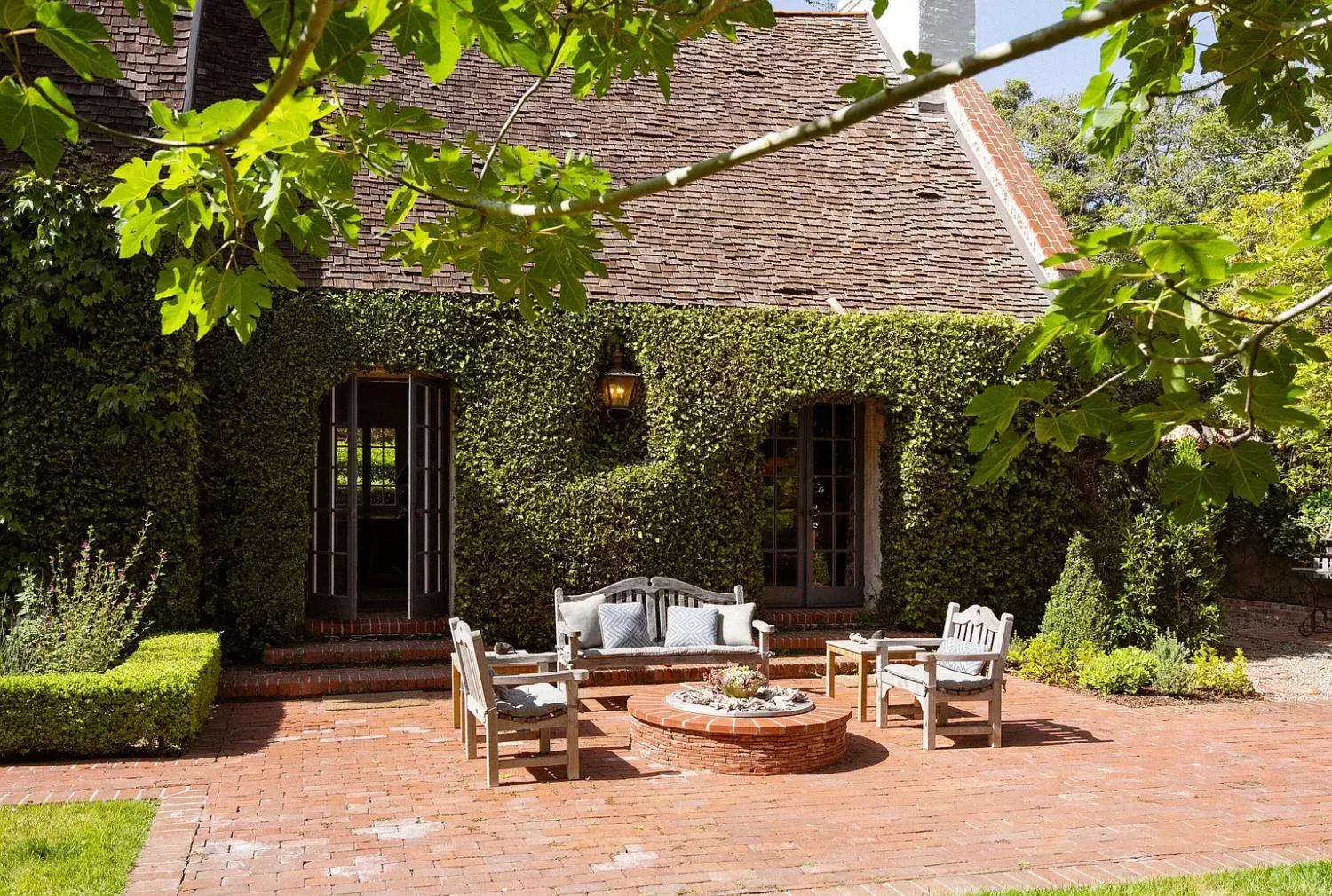 A Cozy Montecito Home Once Owned by Larry David 22 outdoor-terrace-montecito-home