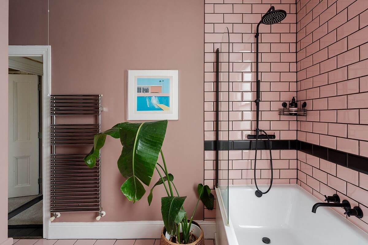 A Green and Pink London Townhouse with A Modern Extension 19 pink-bathroom-black-accents-nordroom