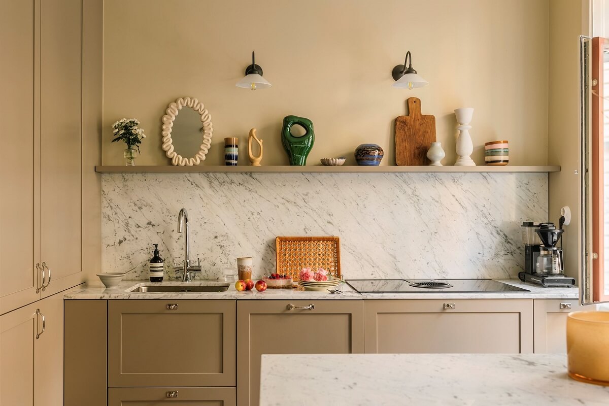 A Cozy Scandinavian Apartment with a Cobalt Color Accent 9 scandinavian kitchen with island and shelf
