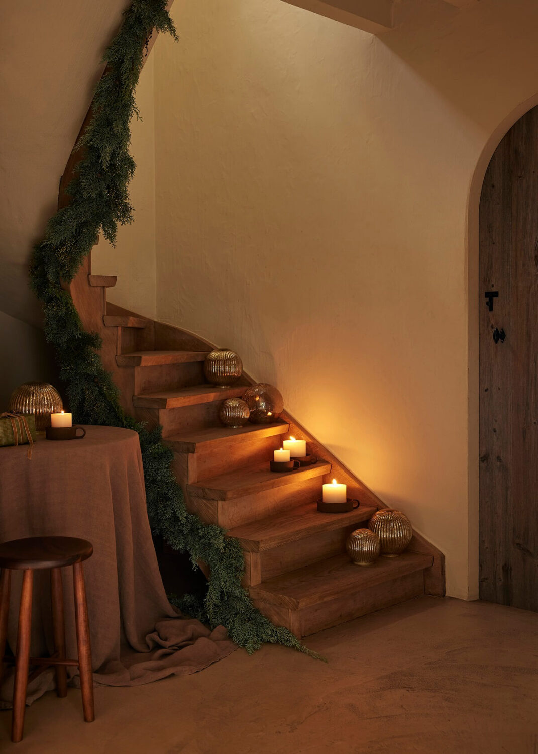Zara Home Christmas Collection 2023 17 staircase-candles-garland-zara-home-christmas-2023-nordroom