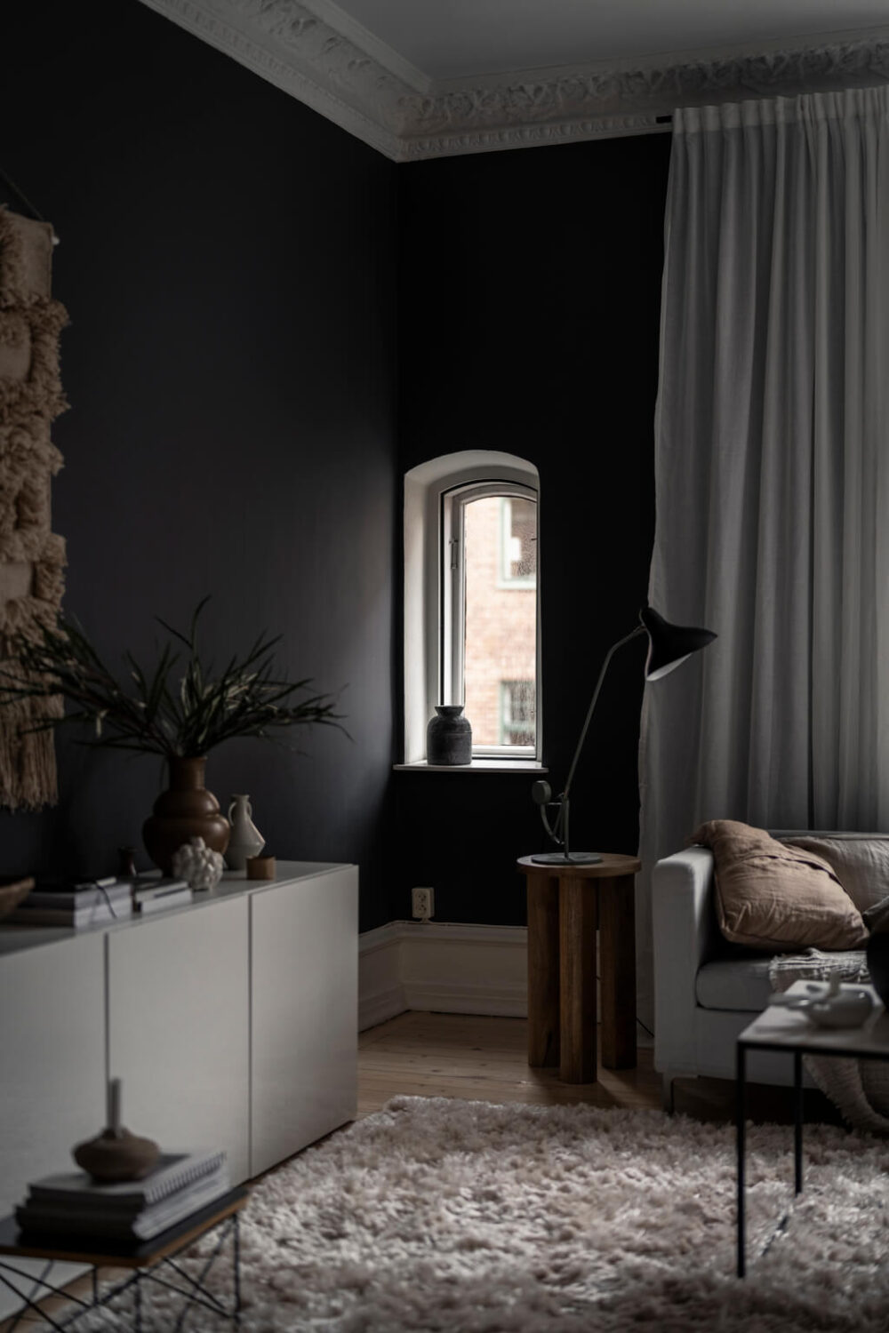 A Scandinavian Studio Apartment with Black Walls 3 studio apartment with black walls detail