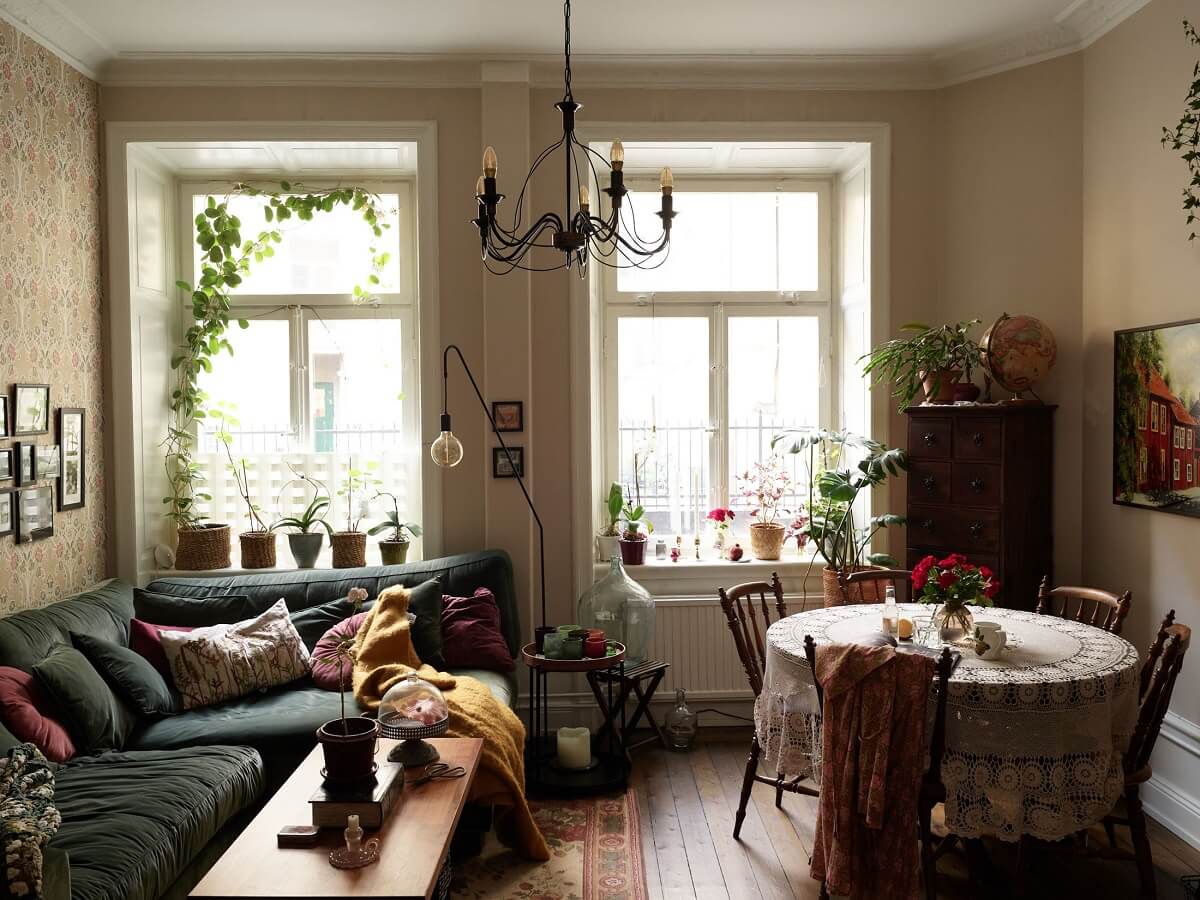 A Warm Vintage Apartment in Stockholm 2 vintage-living-room-round-dining-table-nordroom