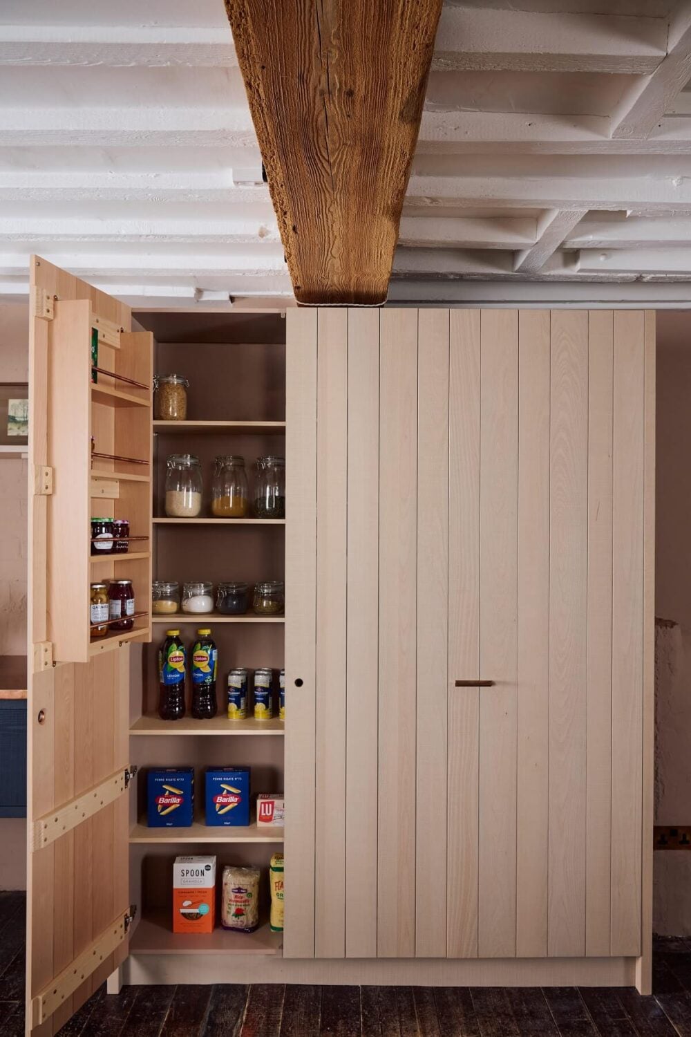 Copper Worktops in A Sebastian Cox Kitchen by deVOL 15 16.TheSebastianCoxKitchen deVOL LOW RES Copper Worktops in A Sebastian Cox Kitchen by deVOL