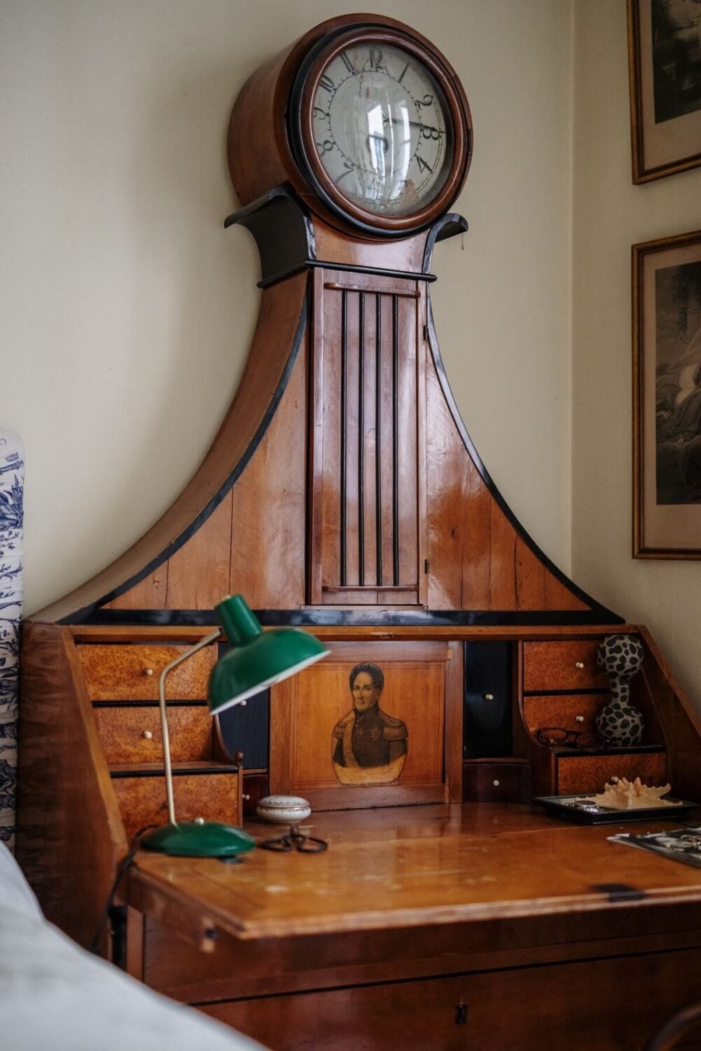 A Cozy Swedish Apartment with a Green Kitchen 24 antique desk with clock nordroom