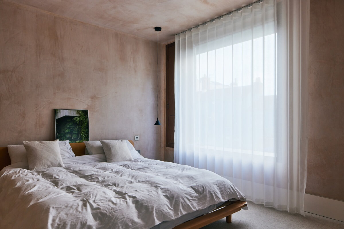 A Modern House Centered Around a Courtyard 18 bedroom-modern-concrete-house