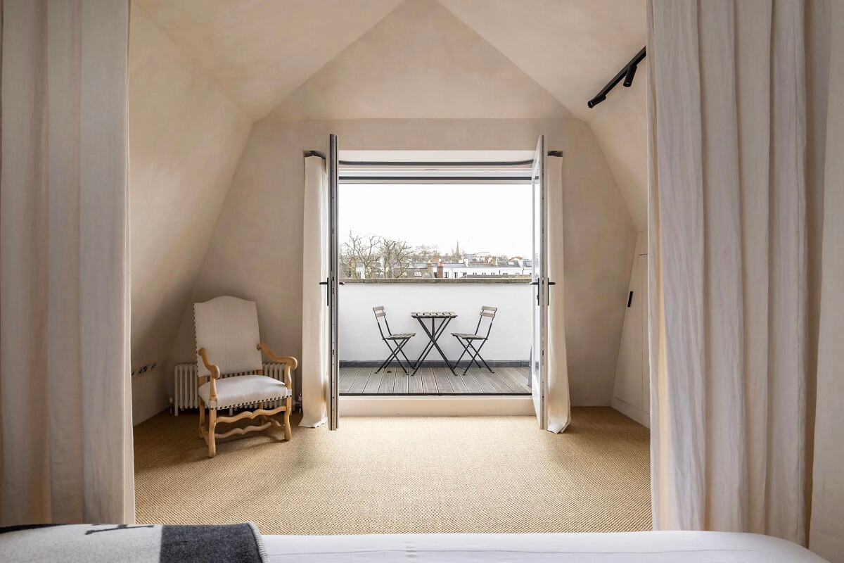 Modern Rustic Interiors in a Notting Hill Penthouse 14 canopy-bed-master-bedroom-balcony