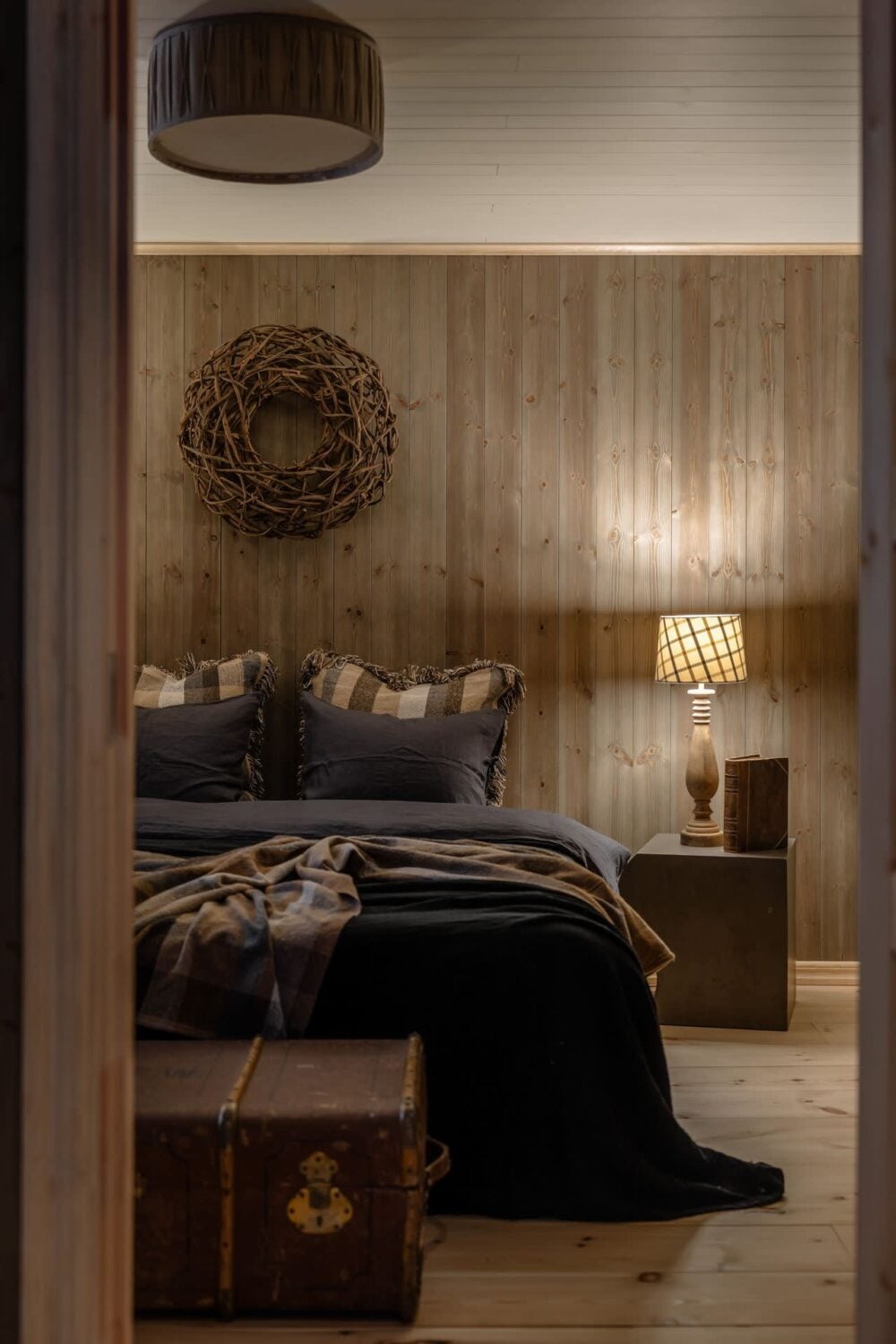 A Cozy Log House in Sweden 16 cozy-wooden-bedroom-log-house-nordroom