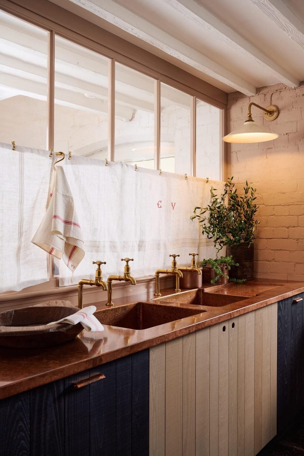 Copper Worktops in A Sebastian Cox Kitchen by deVOL 7 double-sink-copper-worktop-devol-sebastian-cox-kitchen-nordroom
