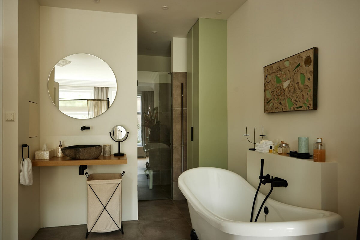 A Light Historic House in Amsterdam 14 en-suite-bathroom-master-bedroom