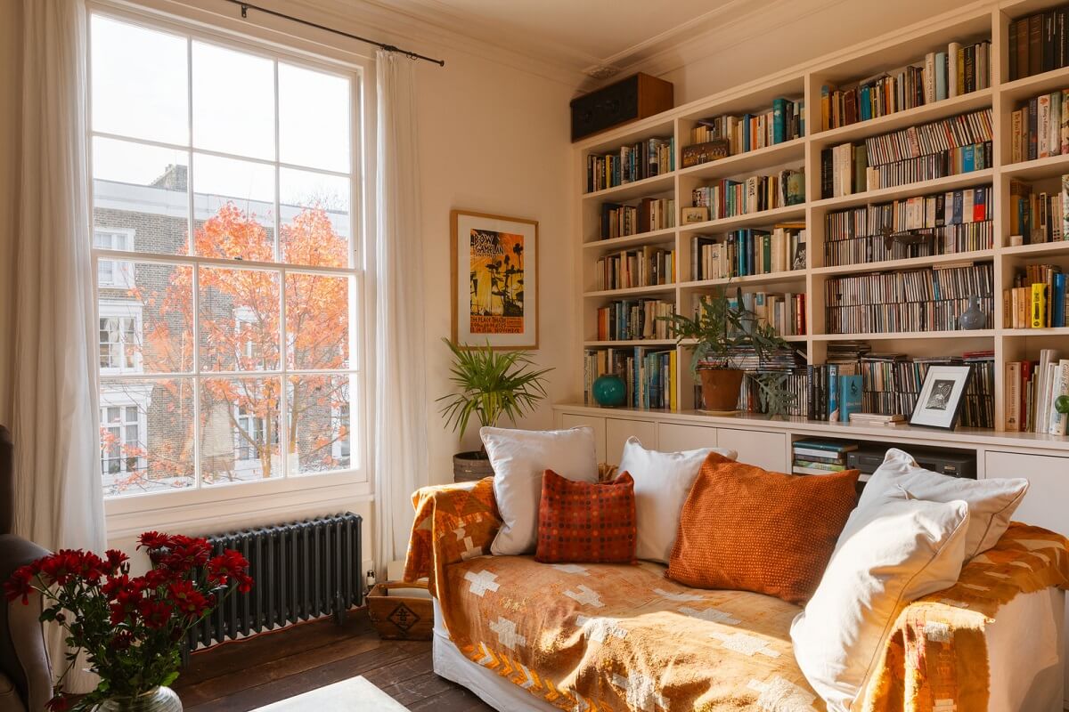 Cozy Cottage Style in a London House with a Garden 4 living-room-bookcases-orange-color-accents-nordroom