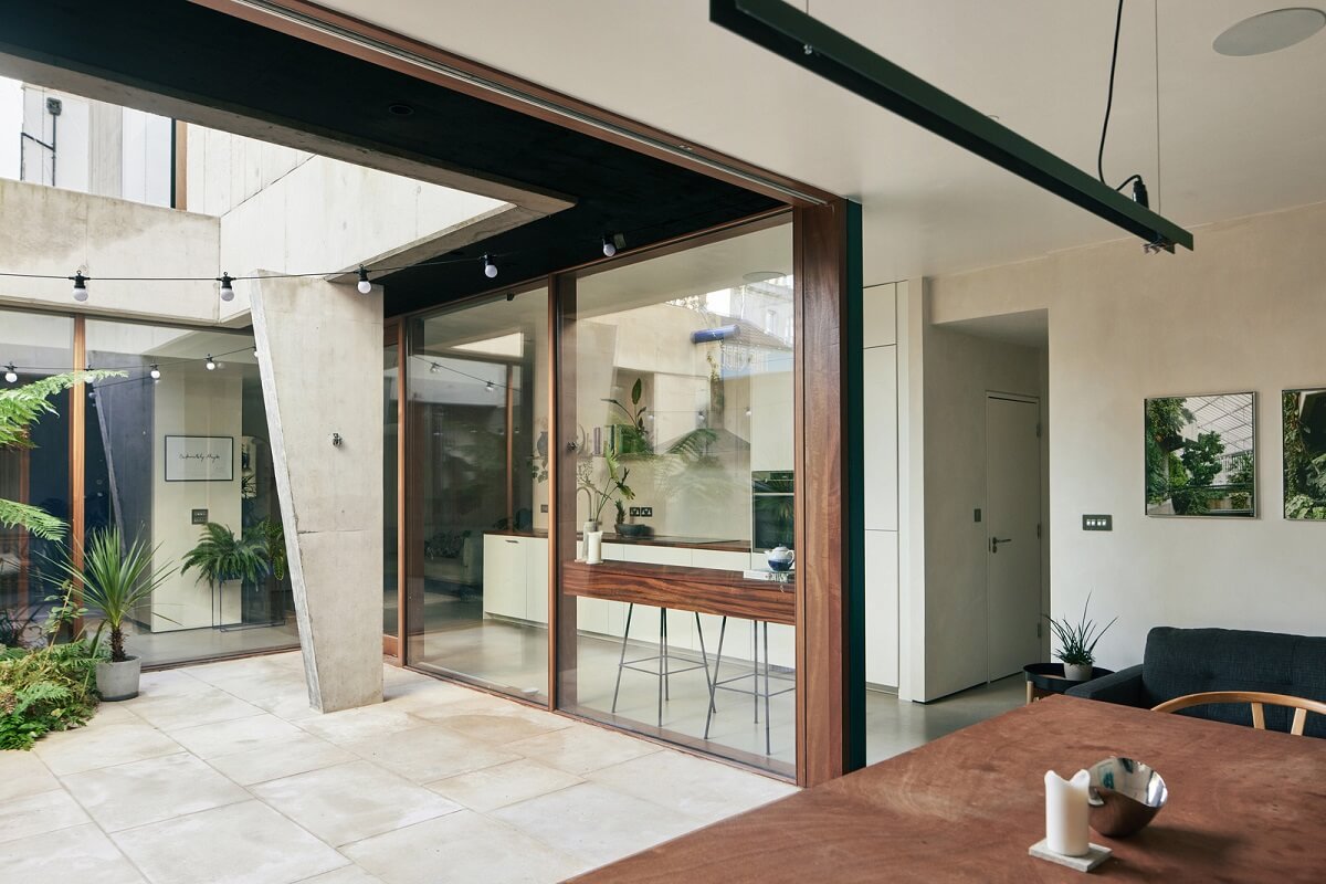 A Modern House Centered Around a Courtyard 5 living-space-around-central-courtyard
