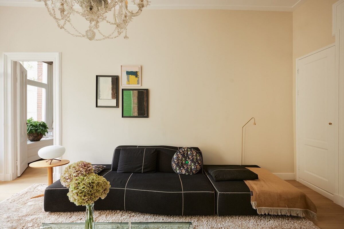 A Light Historic House in Amsterdam 8 low-sofa-living-room