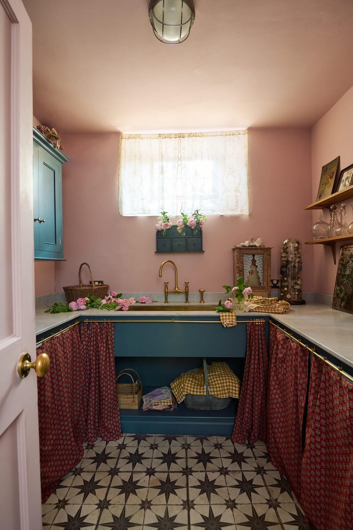 pearl-lowe-laundry-room-devol-nordroom