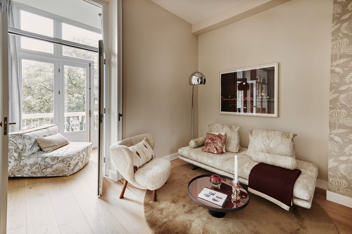 A Light Historic House in Amsterdam 15 sitting-area-amsterdam-apartment