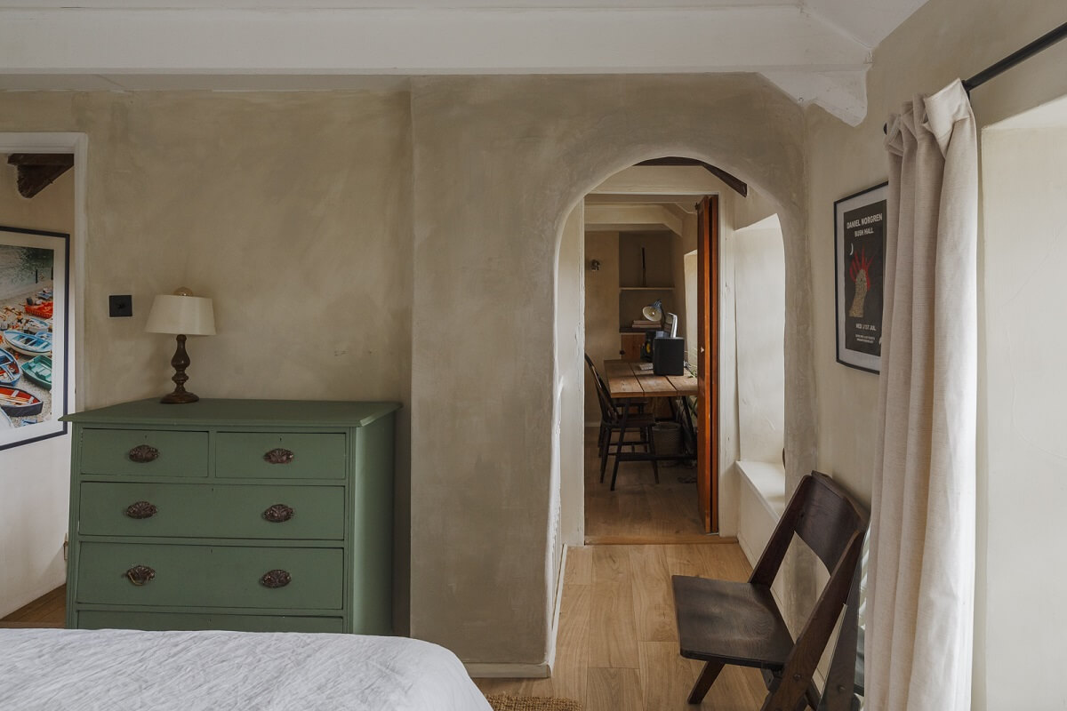 A Serene English Cottage in Cornwall 14 bedroom-arched-doorway