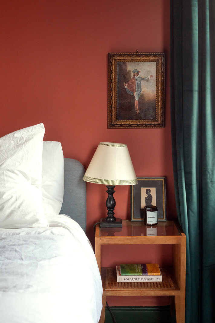 Bold Colors in a Charming Historic House in England 18 bedroom-detail-pink-walls-nordroom