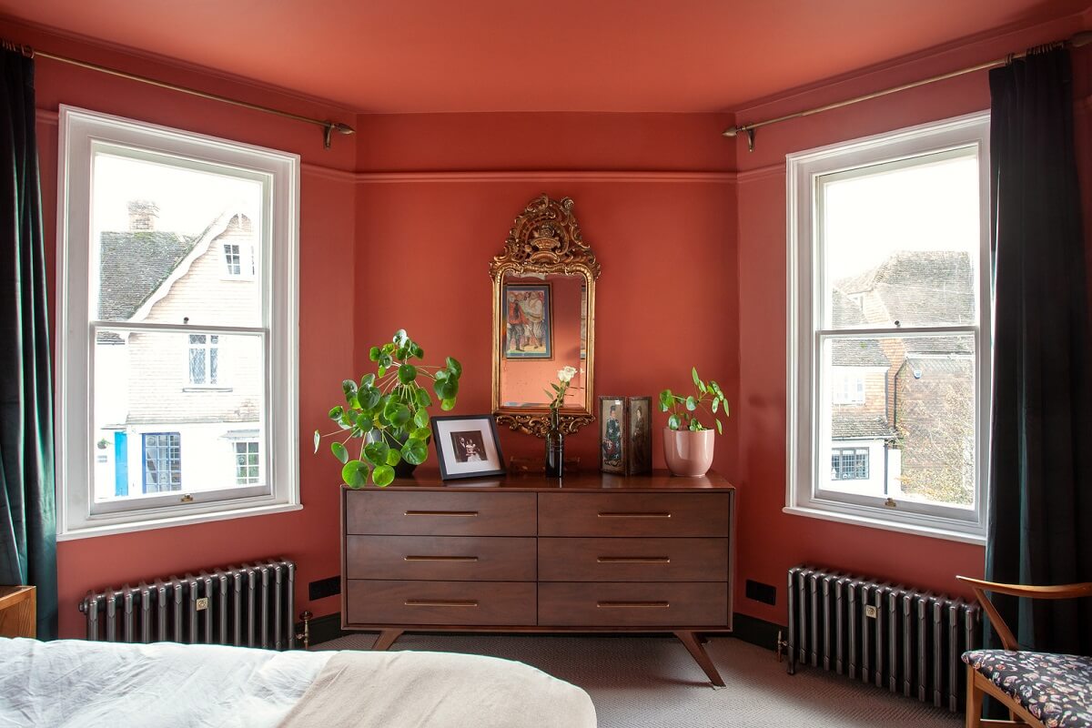 Bold Colors in a Charming Historic House in England 20 bedroom-pink-walls-nordroom