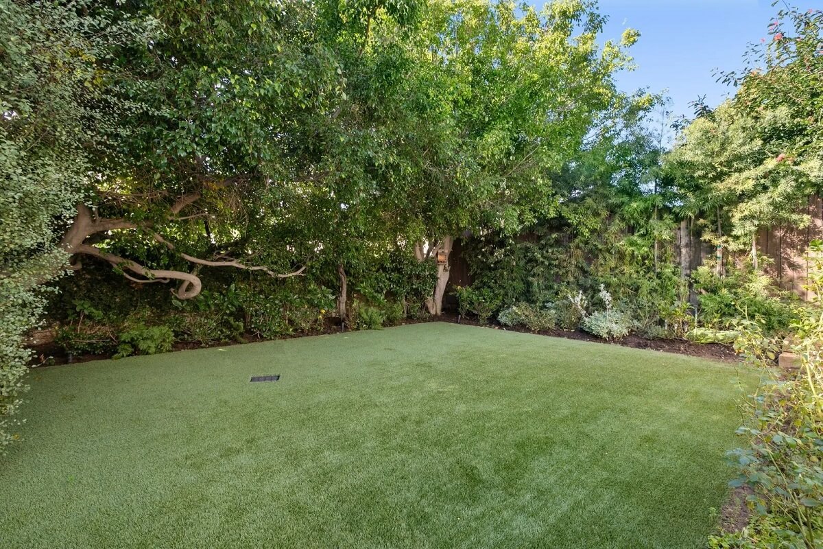Emma Stone's Colorful Spanish-Style Los Angeles Home is For Sale 29 garden-emma-stone-los-angeles-family-home-nordroom