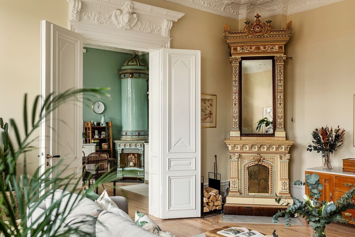 Stunning Fireplaces in a Historic Stockholm Apartment 3 historic-apartment-sweden-fireplace-nordroom