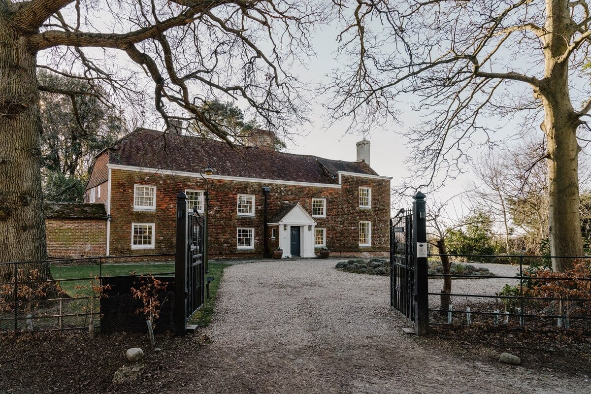 A Cozy Historic English Country House with Exposed Beams 26 historic english country house nordroom