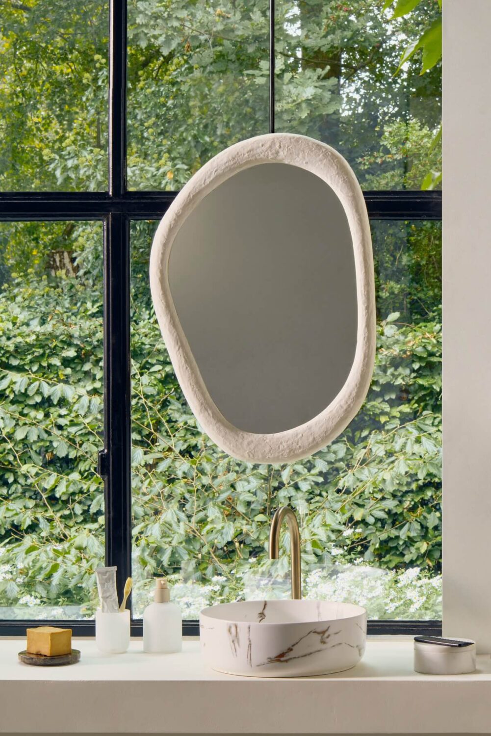 H&M HOME Spring Collection 2024: Fresh & Clean 16 hm-home-spring-collection-mirror-nordroom