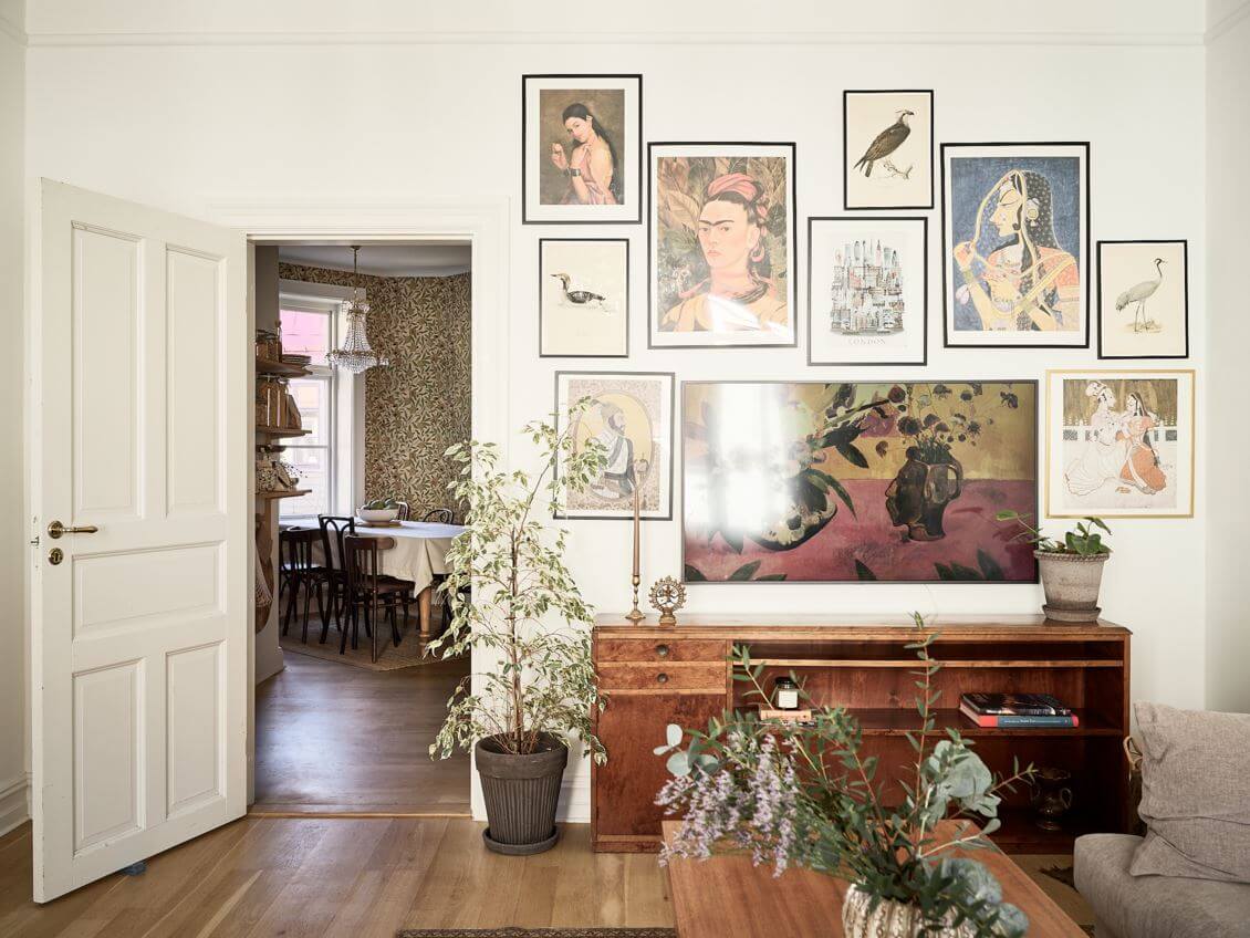 living room gallery wall