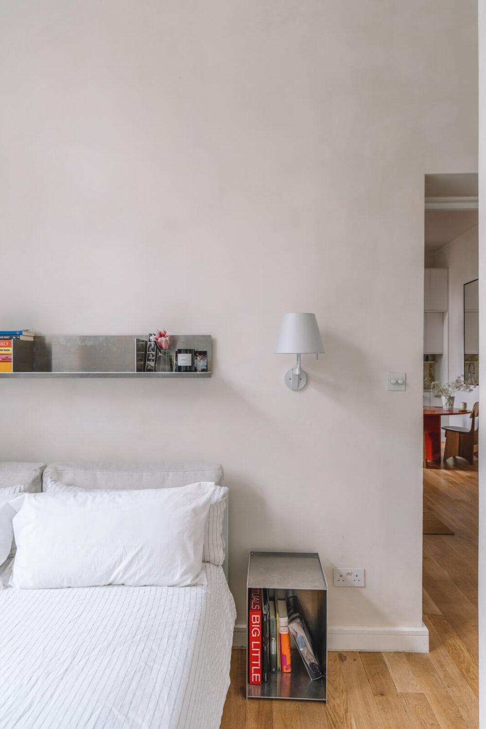 High Ceilings and Modern Design in a Light London Apartment 14 minimalistic bedroom