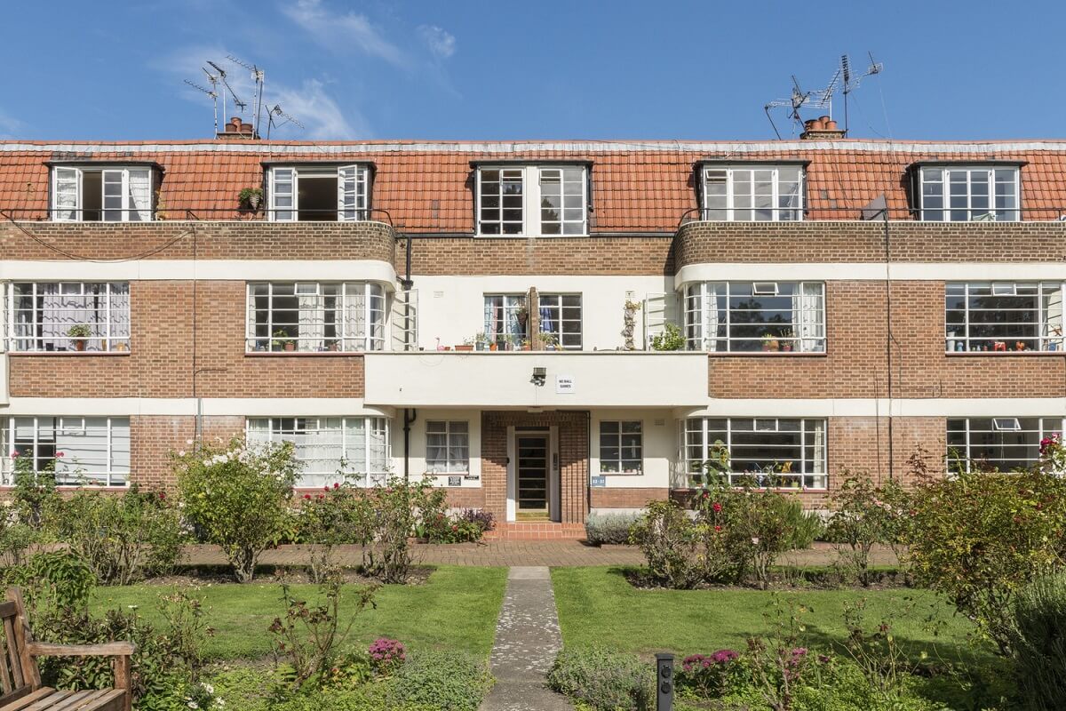 A Charming Apartment in an Art Deco Building in London 16 outdoor london home A Charming Apartment in an Art Deco Building in London