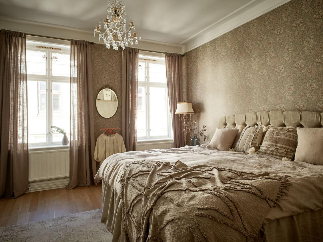 William Morris Wallpaper in a Scandinavian Apartment 6 serene bedroom with wallpapered walls nordroom