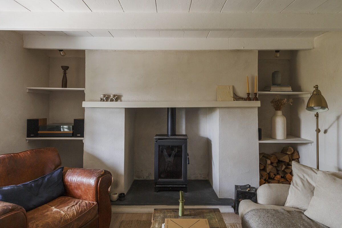A Serene English Cottage in Cornwall 1 serene-living-room-built-in-shelves-nordroom