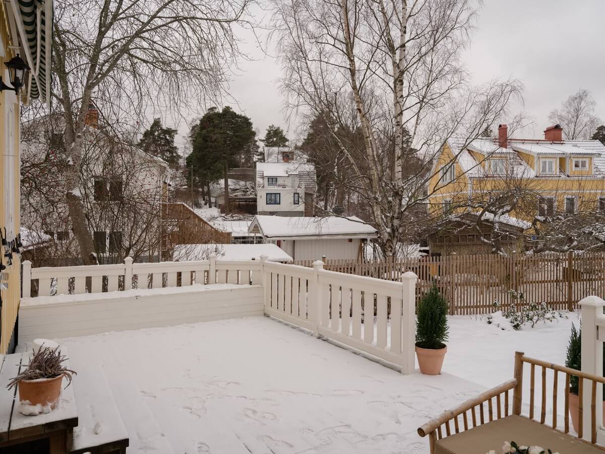 A Light Family Home in a Historic Yellow Villa 33 snow covered garden swedish family home countryside nordroom