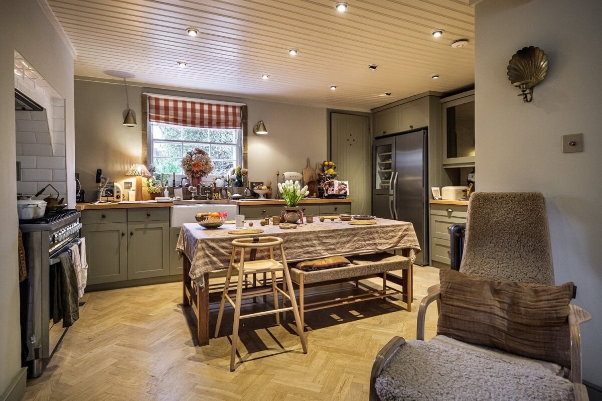 A Cozy and Charming Georgian Townhouse in London 7 basement kitchen