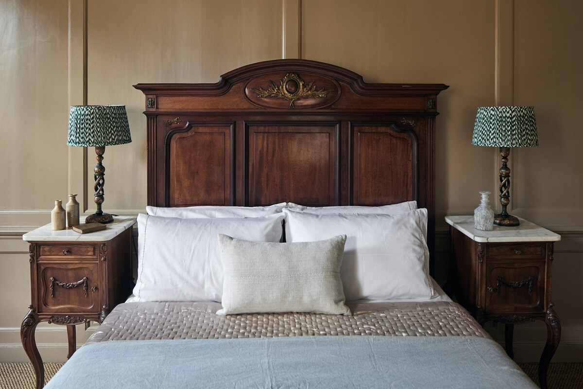 A Historic English Country House with Restored Interiors 25 bedroom antique bed
