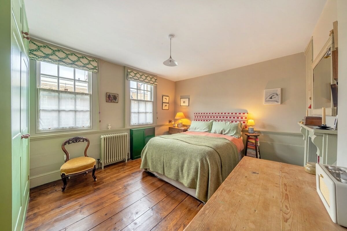 A Colorful Historic Family Home in London 21 bedroom with wooden floor