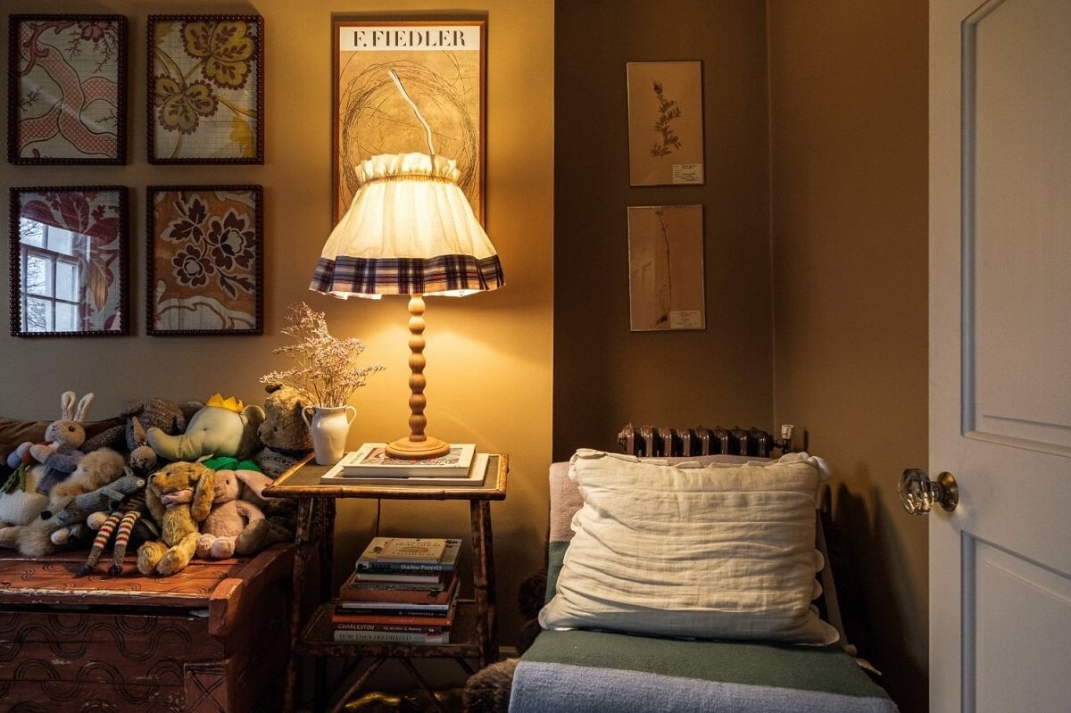 A Cozy and Charming Georgian Townhouse in London 22 cozy sitting room