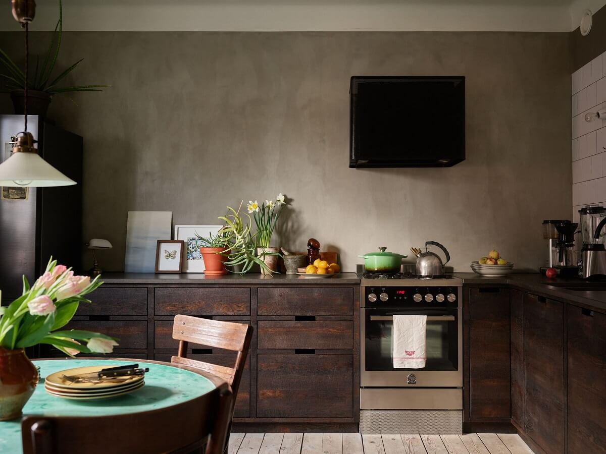 Cozy Vintage Style in a Swedish 1920s Apartment 13 dark oak kitchen cabinets