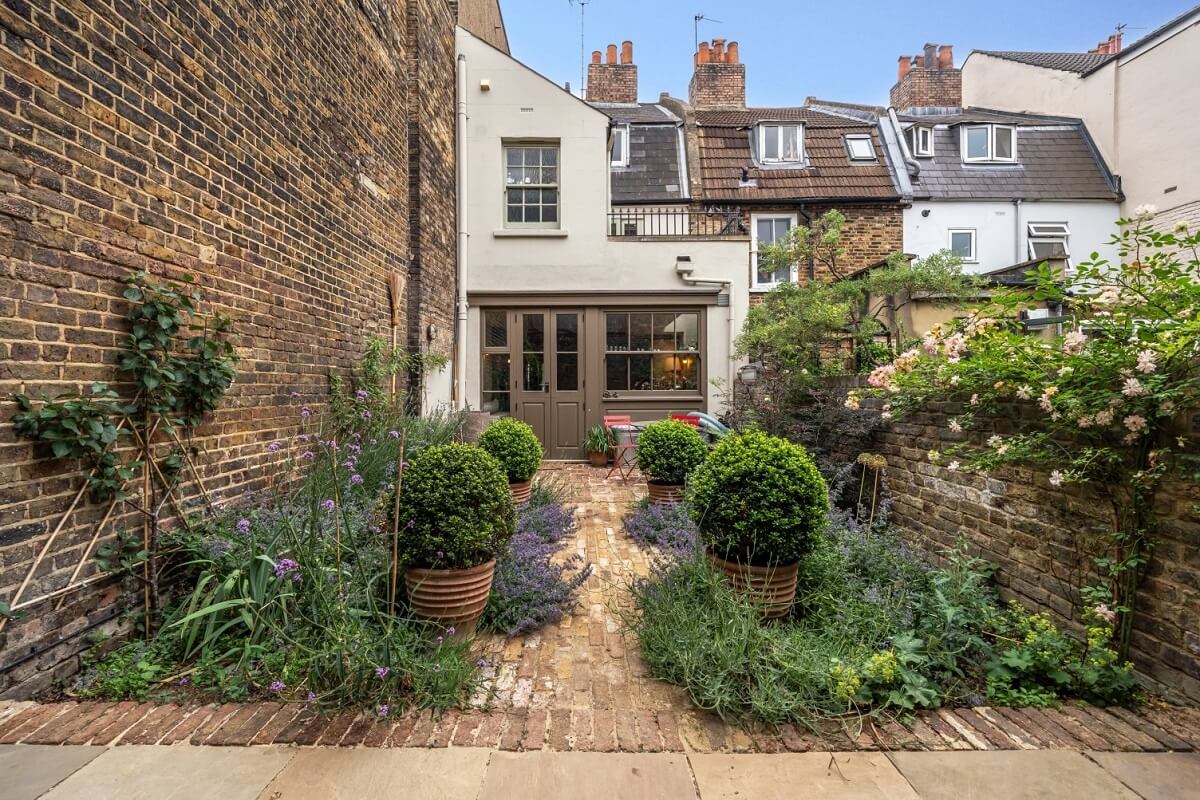 A Colorful Historic Family Home in London 31 garden london family home