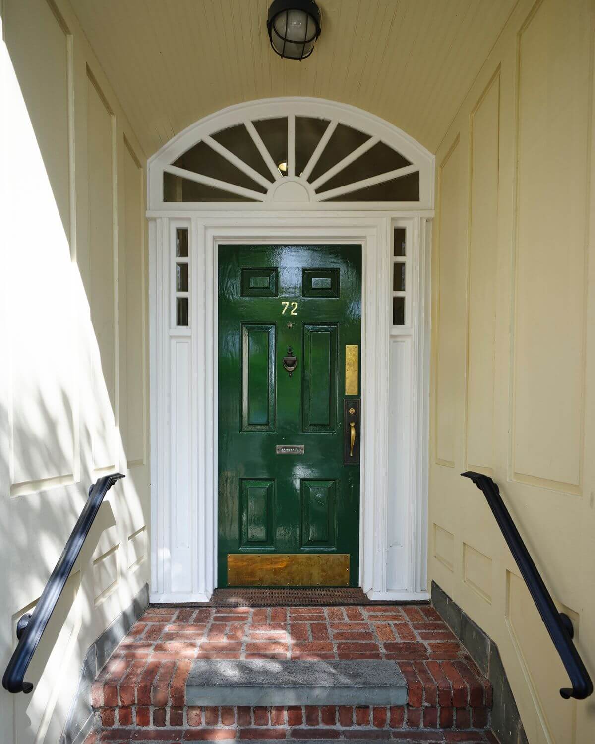 A New York Penthouse with a Rooftop Cottage 26 green front door
