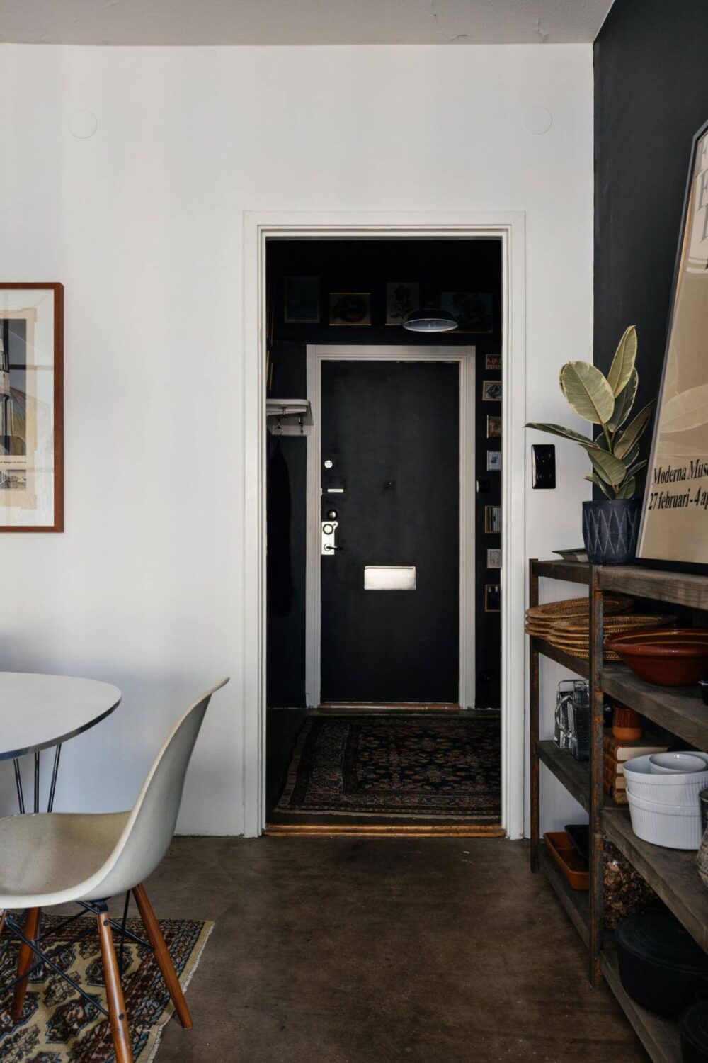 An Industrial Apartment with Black Walls 5 industrial swedish apartment